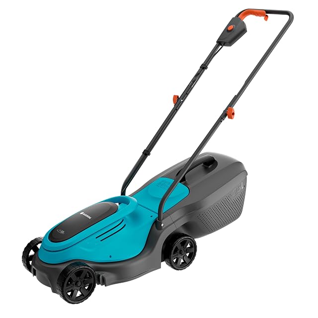 Tondeuse sans fil Gardena EasyMax 30/18V avec largeur de coupe de 30 cm et bac de ramassage